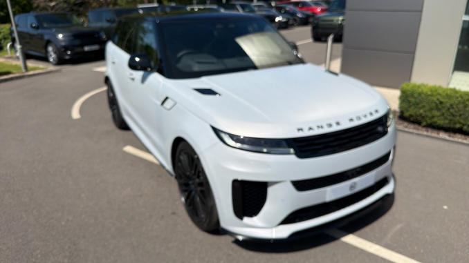 Land Rover Range Rover Sport 4.4 P635 V8 SV Ultimate Edition 5dr Auto Petrol Estate - Image 46